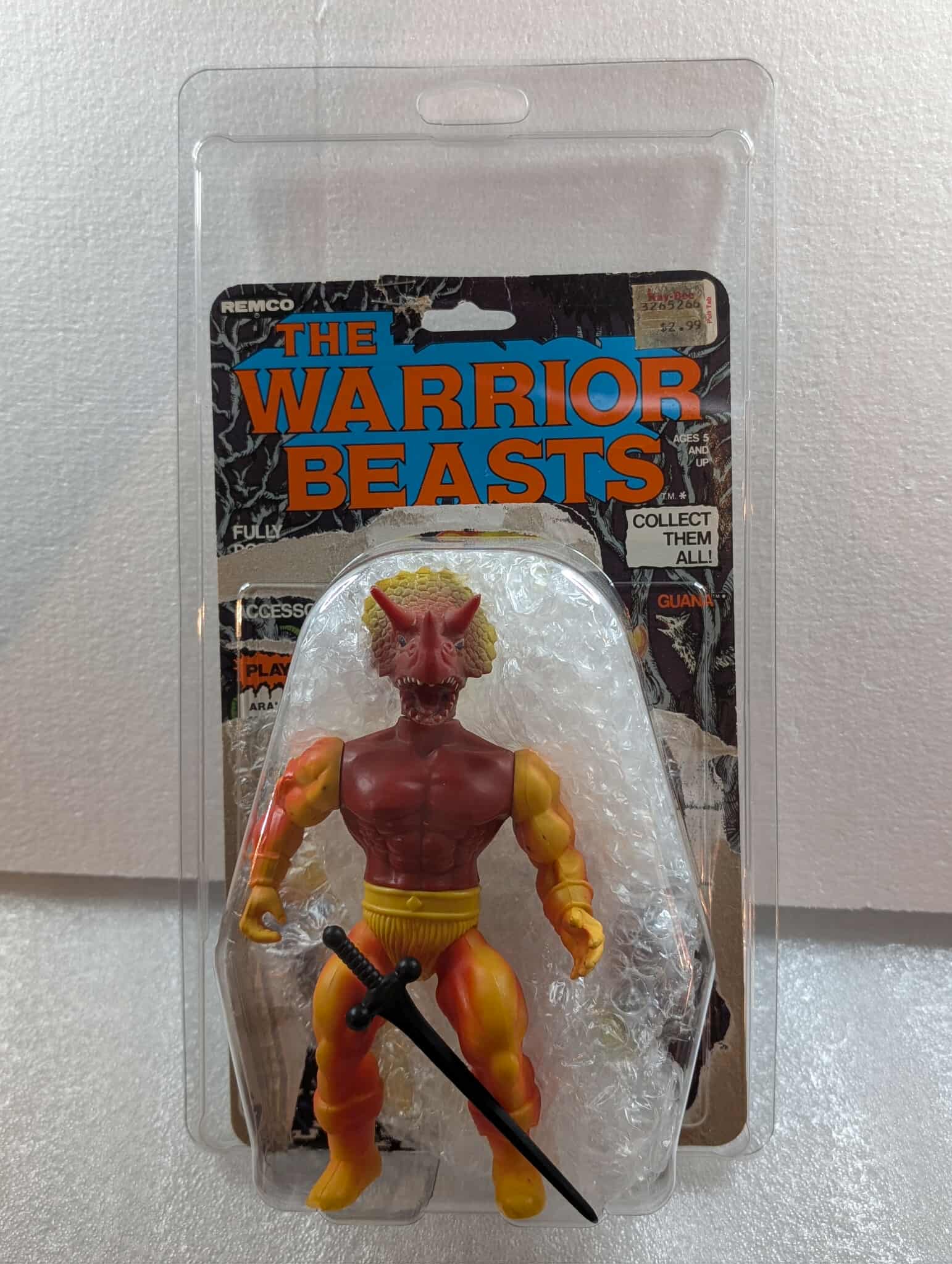 REMCO WARRIOR BEASTS 1983 V1 Guana loose complete with backer