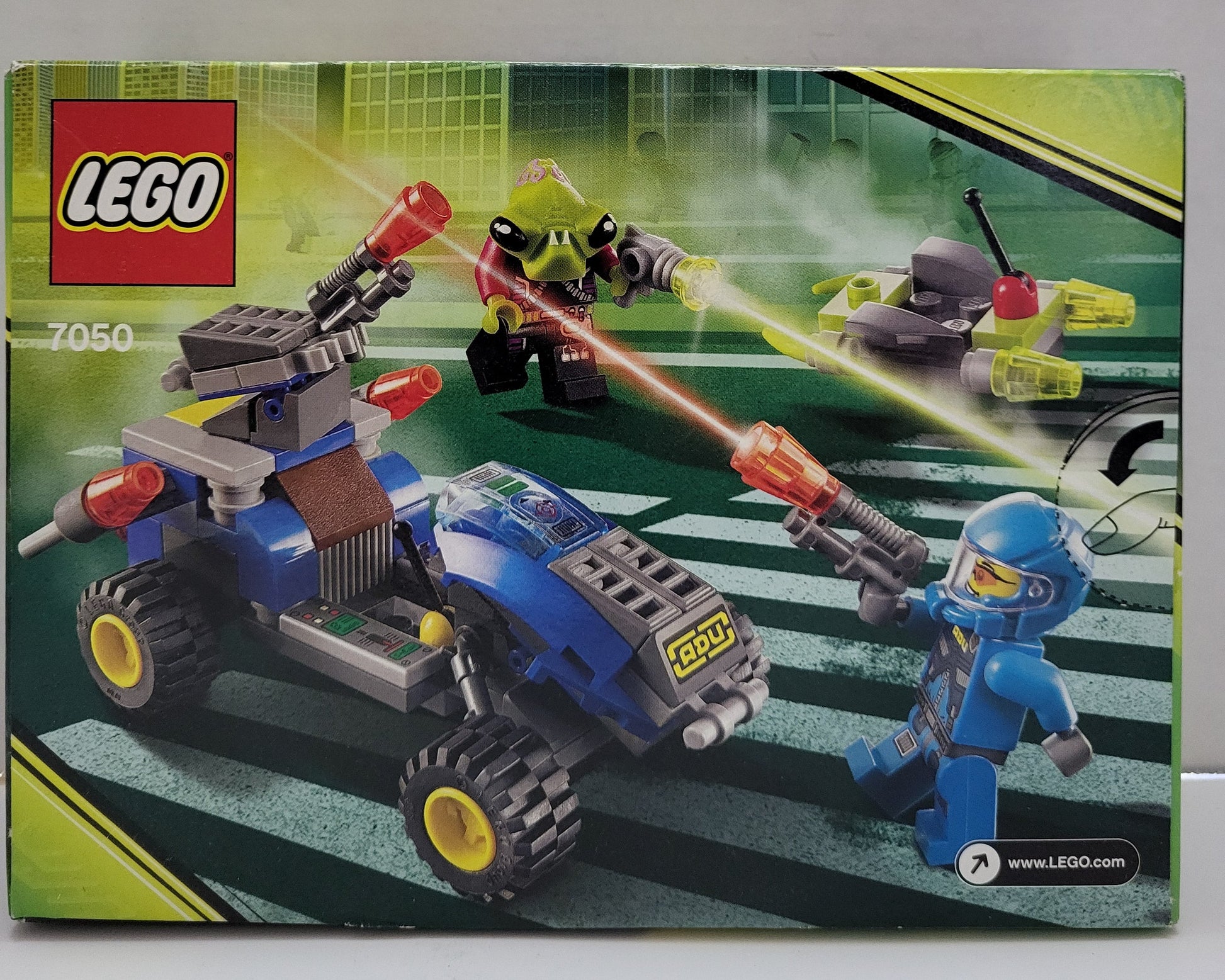 Lego 7050 Alien Conquest Alien Defender MIB sealed