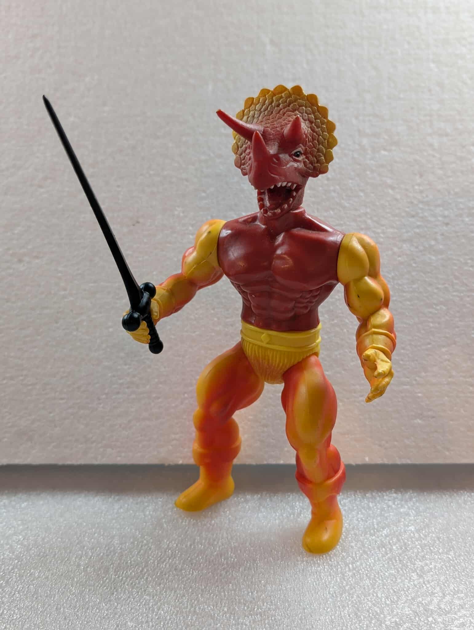 REMCO WARRIOR BEASTS 1983 V1 Guana loose complete with backer card KO Knock Off figure