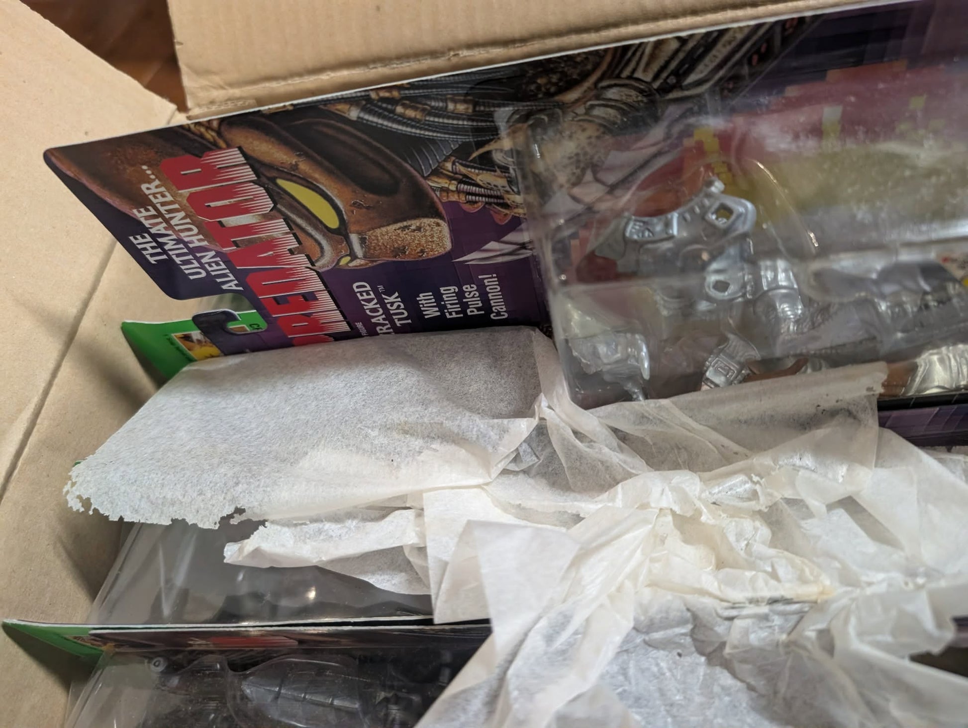 Kenner Predator FULL SHIPPING CARTON Case 12 Piece assortment Scavage Cracked Tusk MOC