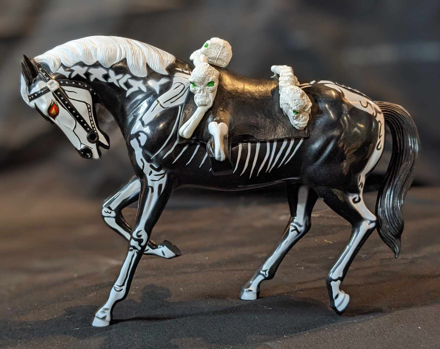 ZOLOWORLD BATTLE TEAMS ROTU GRYM THE EXECUTIONER & THE WRAITHBRINGER HORSE GIFT SET